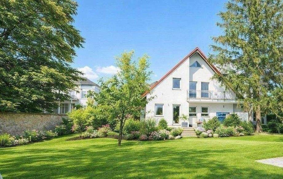 ca. 1.250 m² Traum-Grundstück und viel Freiraum für Familien – modernes A+ Haus, 65205 Wiesbaden