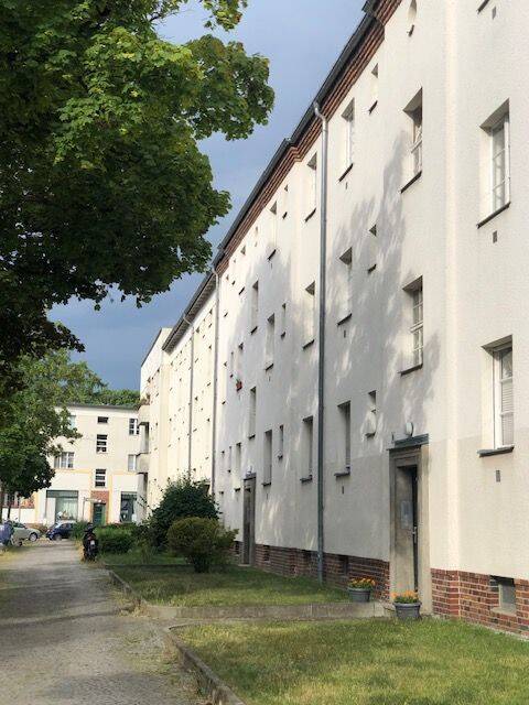 GEPFLEGTE ALTBAUWOHNUNG MIT SONNENBALKON!, 12489 Berlin (Treptow-Köpenick)