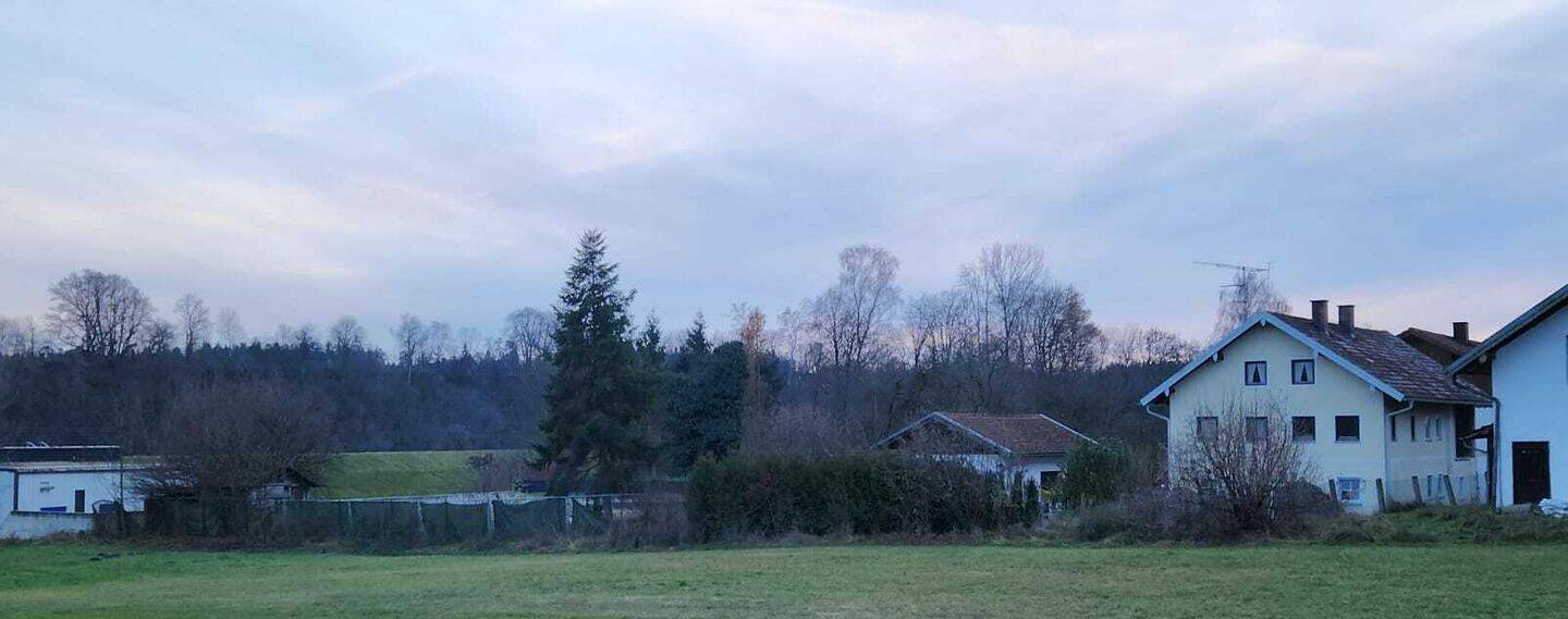 Charmantes Ein- oder Zweifamilienhaus mit großzügigem, teilbarem Grundstück in ruhiger Lage., 84544 Aschau a. Inn (Aschau)