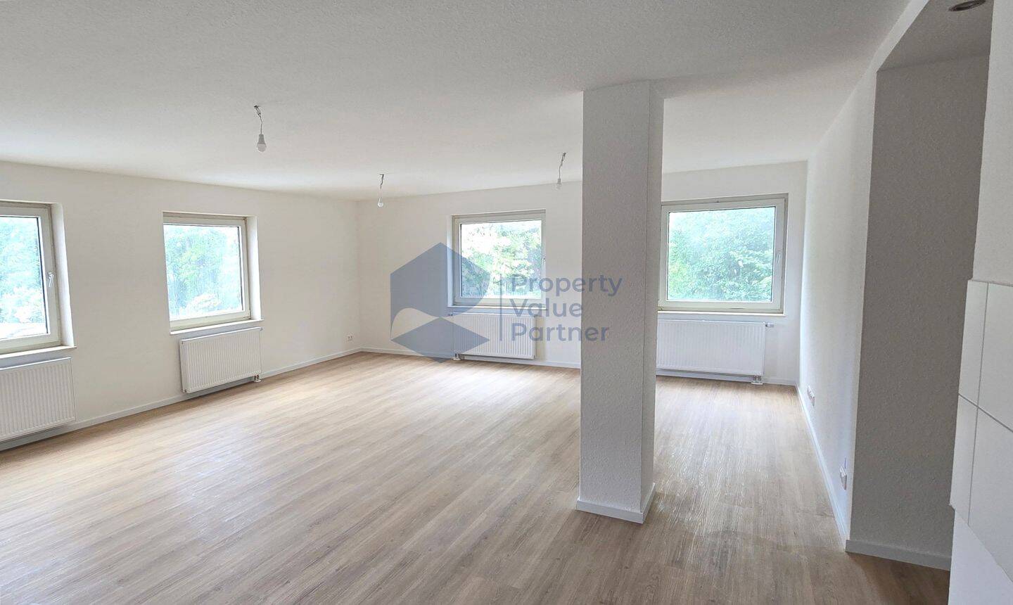 Großzügig, modern, repräsentativ: Traumhafte Wohnung mit drei Schlafzimmern und XXL-Wohnbereich, 30890 Barsinghausen