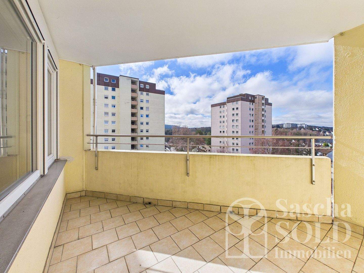 Helle 4ZKB Wohnung in Uninähe – mit Garage und Südwest-Loggia – in Dudweiler, 66125 Saarbrücken