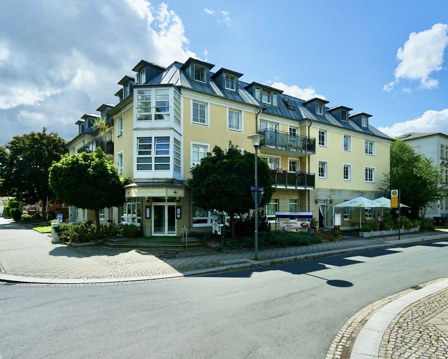 Elbnahe Zwei-Raum-Wohnung mit Süd-Balkon und KFZ-Stellplatz, 1279 Dresden (Blasewitz Laubegast Leuben Seidnitz/Dobritz Tolkewitz/Seidnitz-Nord)