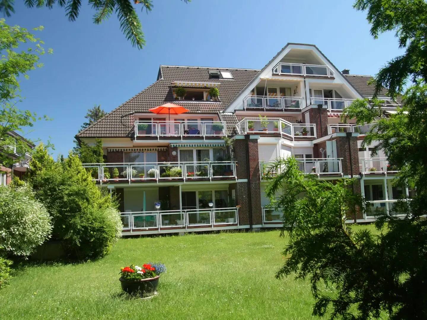 HH-Meiendorf – 4-Zimmer-Wohnung mit einzigartigem, unverbaubarem Blick ins Grüne, 22145 Hamburg (Wandsbek Farmsen-Berne Rahlstedt)