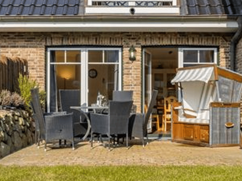 STRANDNAH, SONNENTERRASSE, CARPORT ! Neuwertige Maisonette-Wohnung, 25980 Sylt