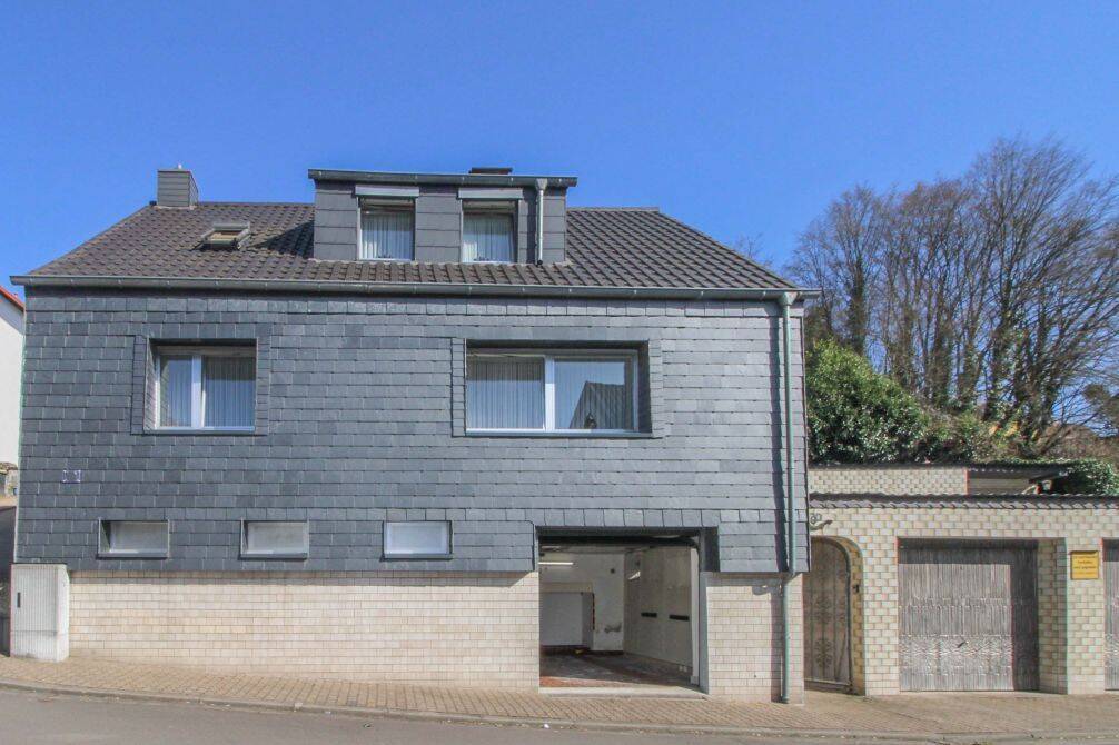 NR. 1793: Freistehendes Einfamilienhaus in Sulzbach-Altenwald mit drei Garagen, 66280 Sulzbach/Saar