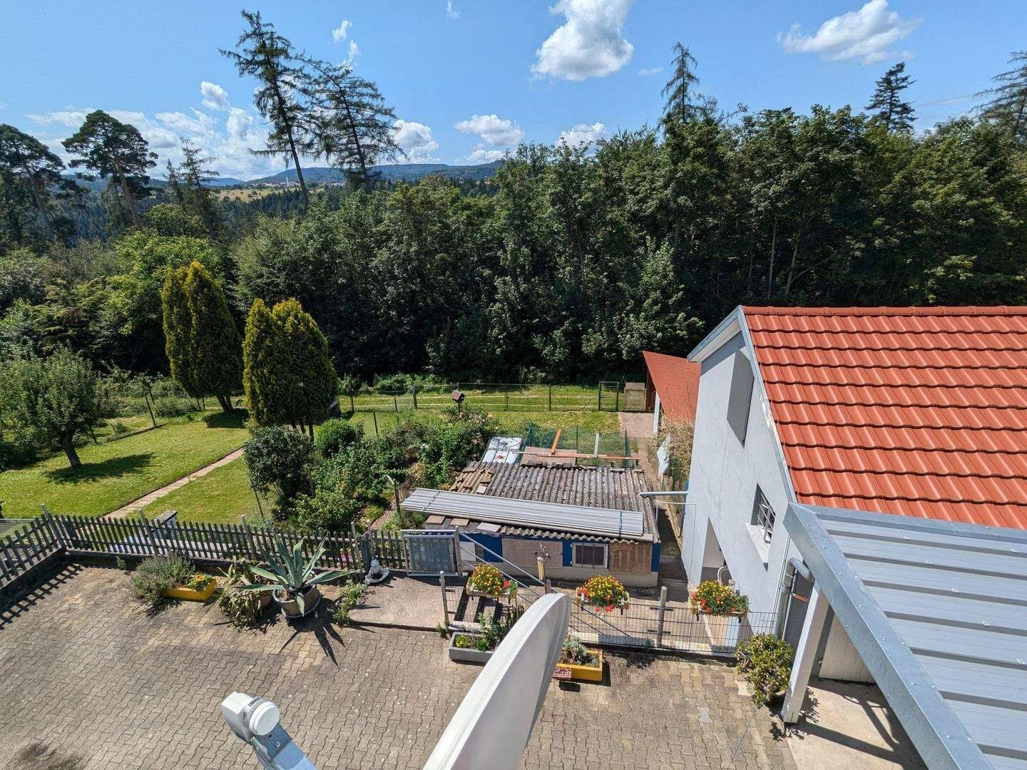 *Helle 3 Zi Wohnung mit Blick übers Albtal* Extra: Hobbyraum im UG, 76359 Marxzell