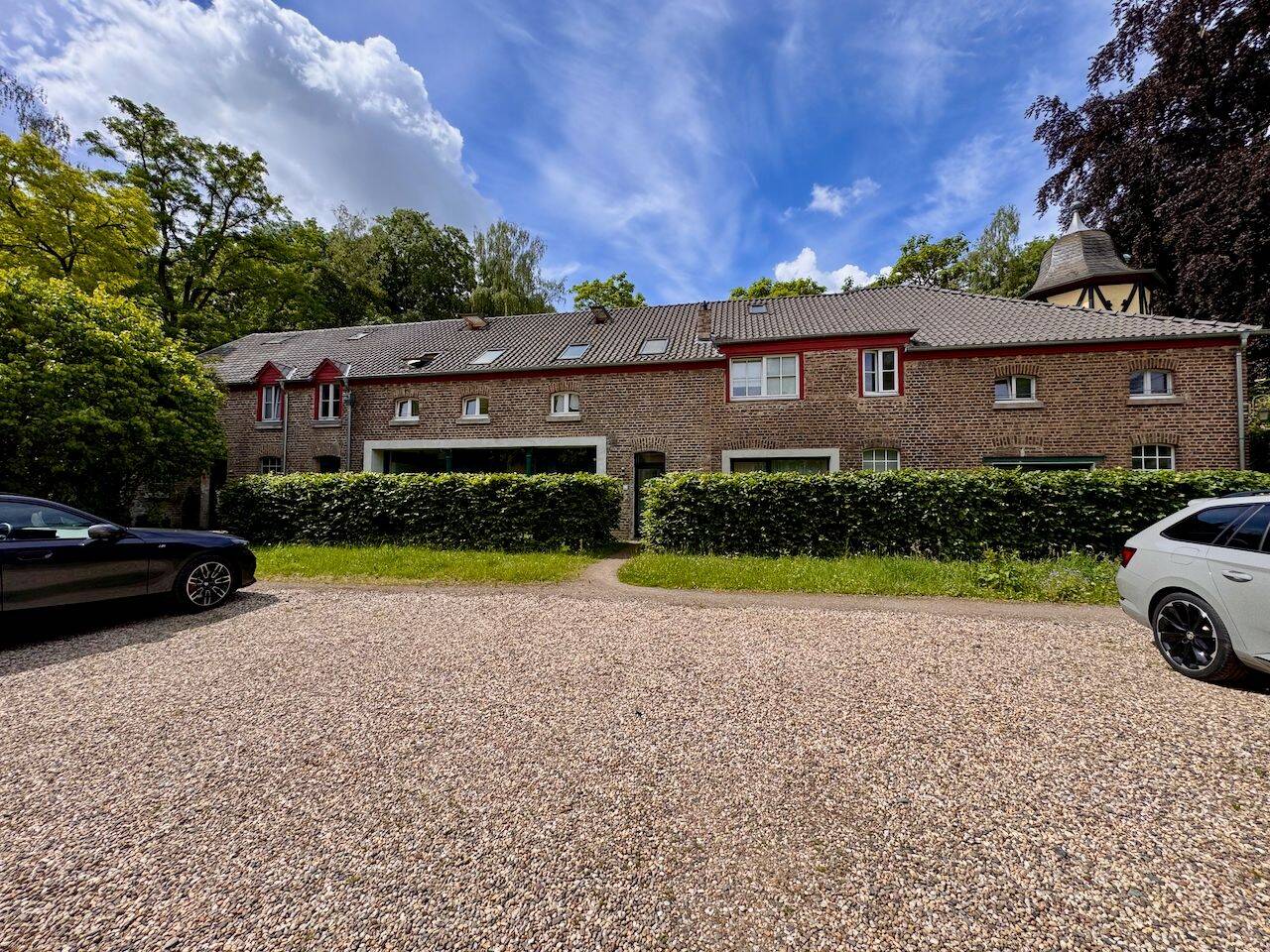 Bornheim-Brenig: EXKLUSIVE 4,5-ZIMMERWOHNUNG IM 1.OG IN HISTORISCHEM AMBIENTE ca. 95 m² Wfl., 53332 Bornheim