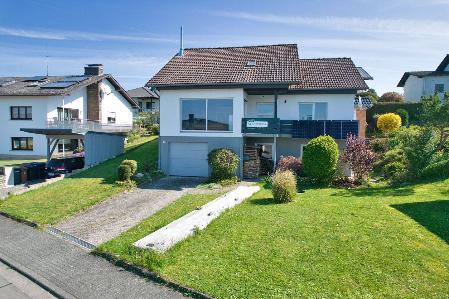 Stilvolles Wohnen mit ELW und Entwicklungspotenzial – provisionsfrei, 35633 Lahnau