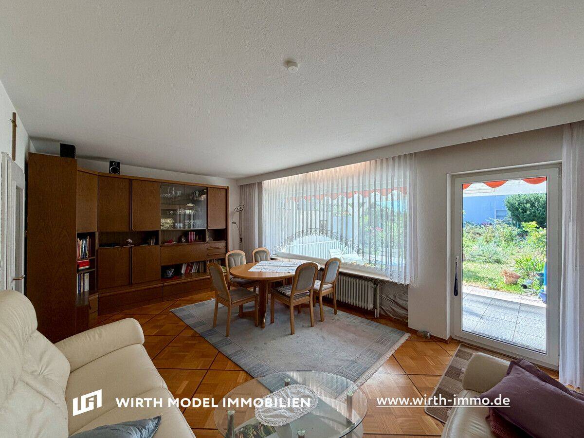 Geräumiges Reihenmittelhaus mit sieben Zimmern und Garage in Niederwerrn, 97464 Niederwerrn