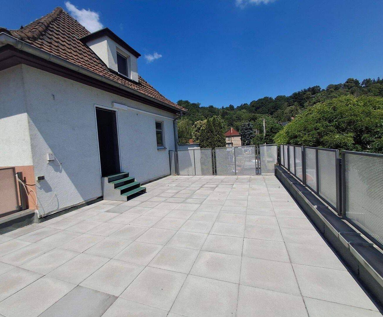 Moderne 3-Raum Wohnung mit großer Terrasse in Rudolstadt sucht neuen Mieter, 7407 Rudolstadt