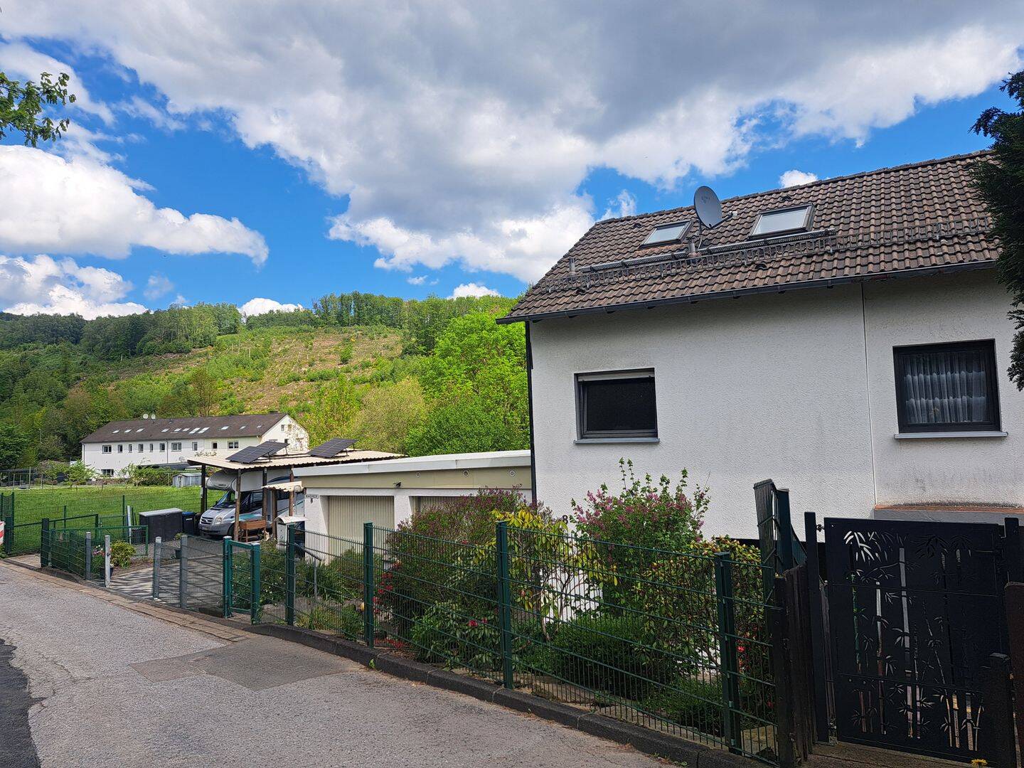 Doppelhaushälfte Sackgasse AUTOFREI, 58809 Neuenrade