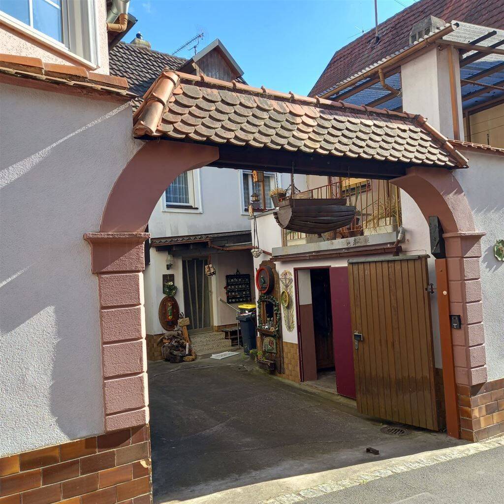 Hier wartet Ihr neues Familienprojekt – Altorthaus mit Charakter und großem Potenzial, 97291 Thüngersheim