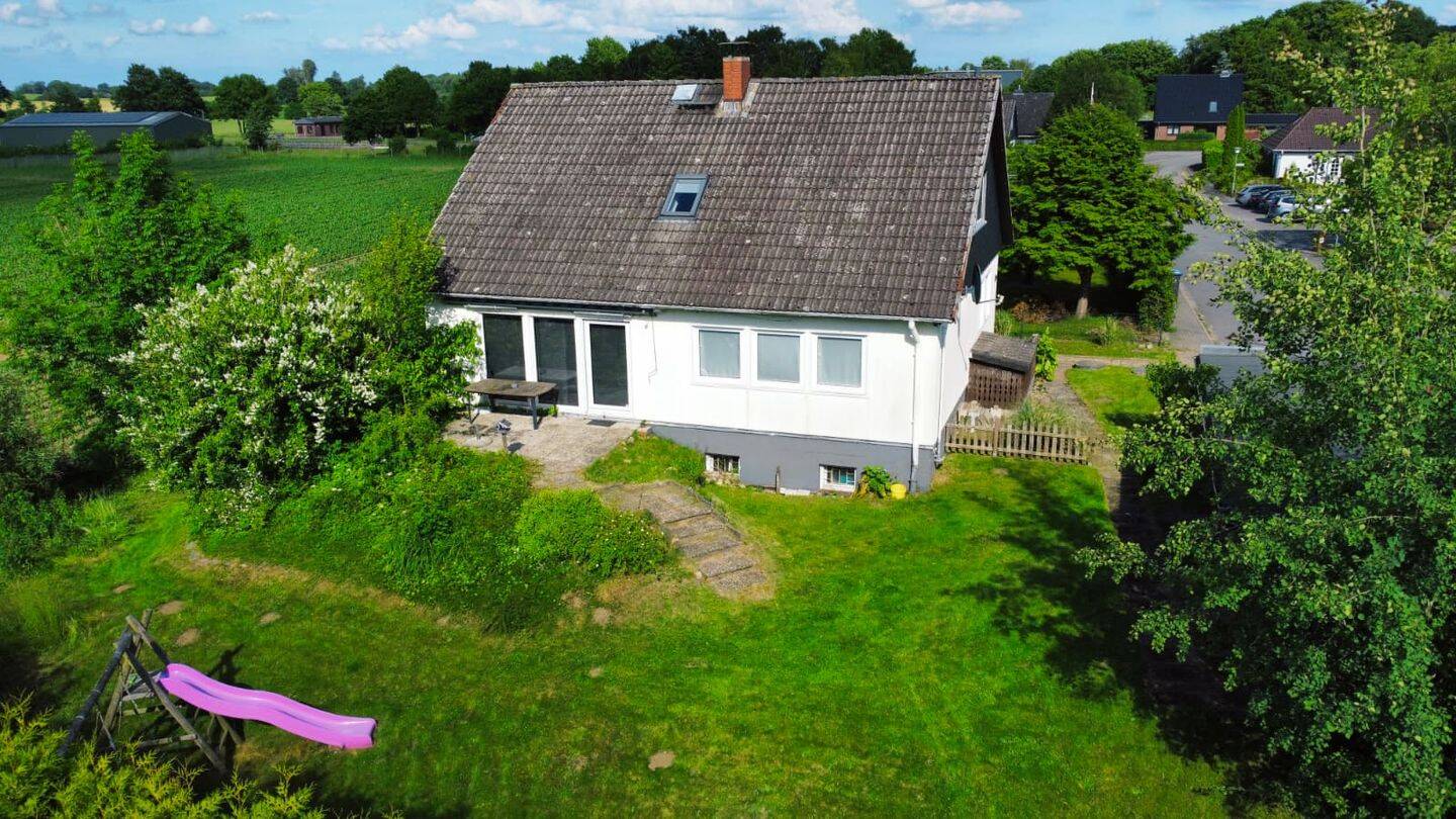 Idylle in Feldrandlage – großzügiges Einfamilienhaus mit Garten – in Forellenseenähe Rieseby, 24354 Rieseby