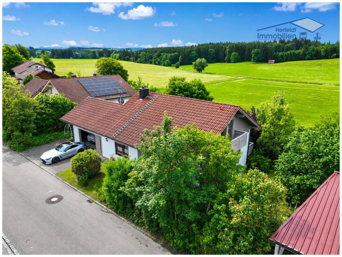 Traumlage mit Weitblick! Schmuckstück in Ortsrandlage für Ruhesuchende!, 86934 Reichling