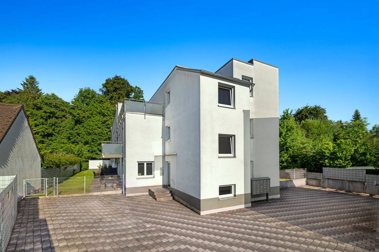 Vermietetes Appartement mit Möblierung, Balkon und TG in A-Göggingen, 86199 Augsburg (Bergheim Göggingen Haunstetten Inningen)
