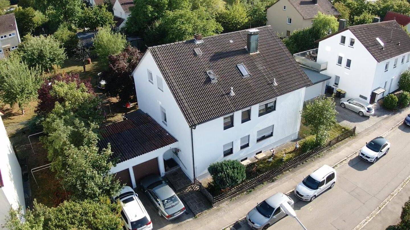 Drei Wohnungen & großes Grundstück – Einziehen, vermieten oder entwickeln, 97215 Uffenheim