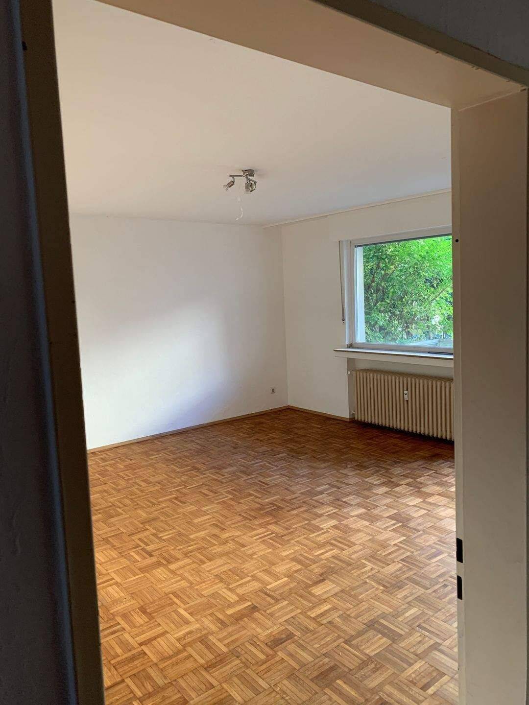 Helle, ruhige Wohnung im EG mit großem Südbalkon, WG-geeignet, mit NEUEM BAD, 45143 Essen (Altendorf Bochold Nordviertel Westviertel)