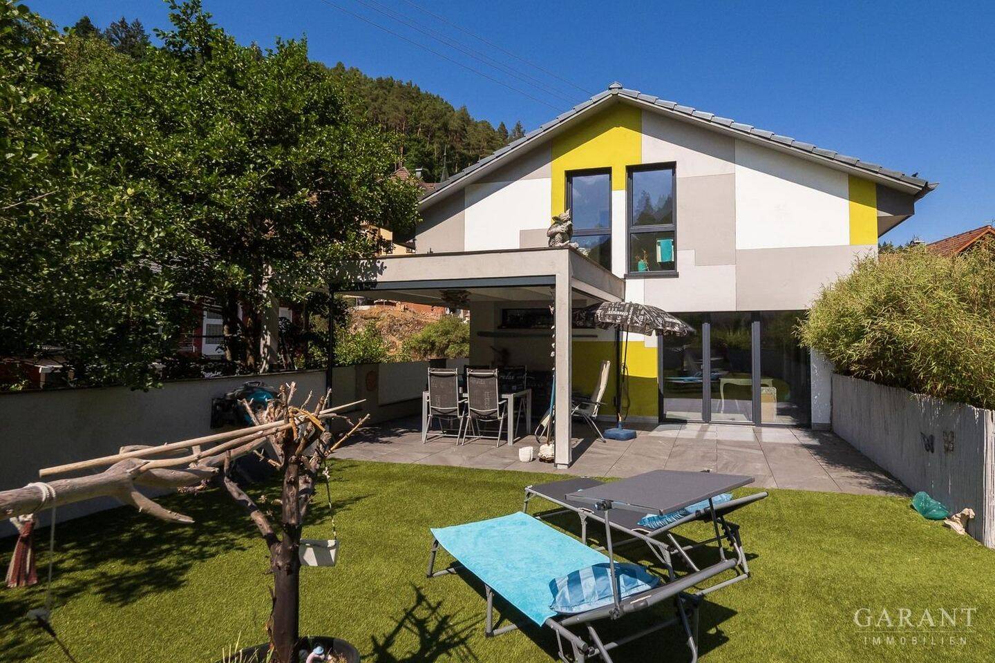 Es gibt Immobilien, die überraschen – und genau dazu gehört dieses Haus, 78730 Lauterbach