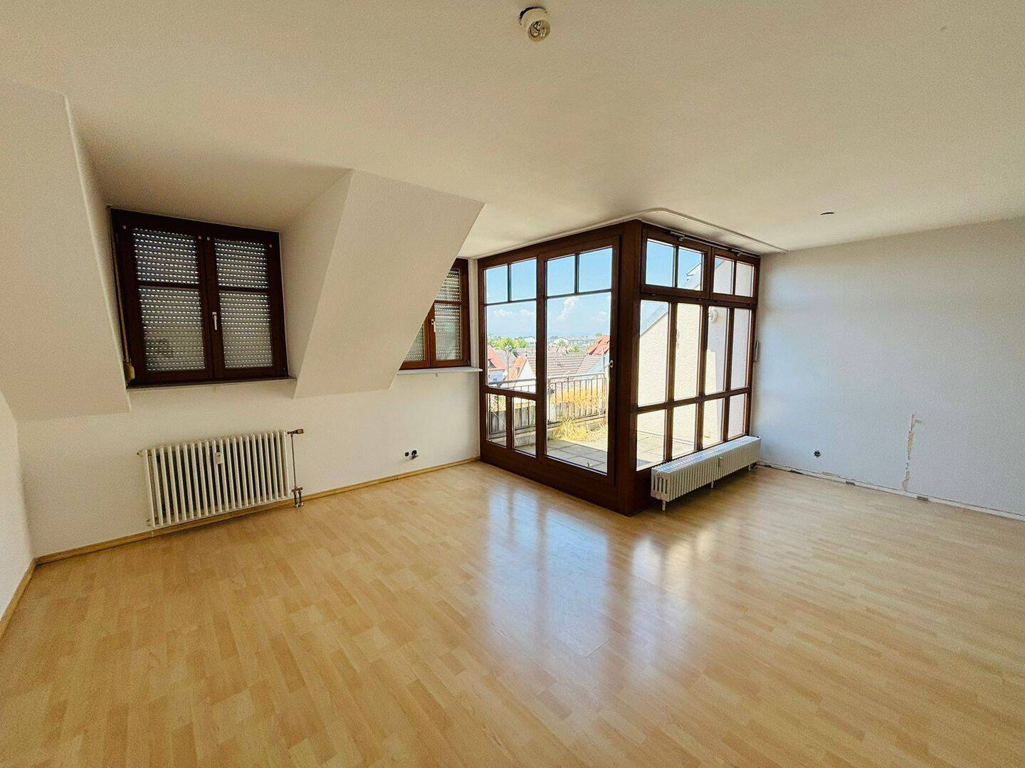 Charmante 2-Zimmer-Dachgeschosswohnung ab sofort zu vermieten, 79336 Herbolzheim