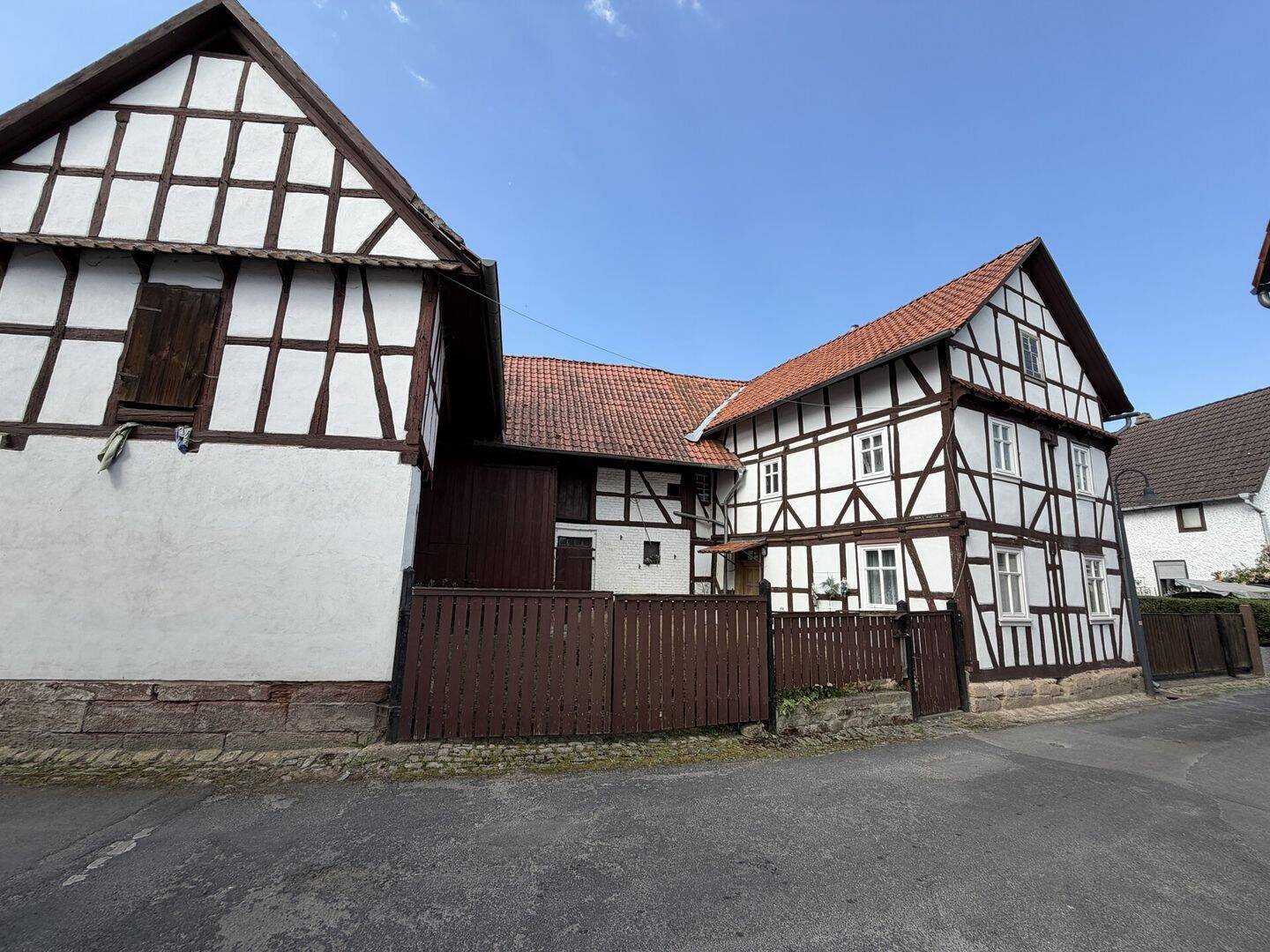 Bezahlbares Fachwerkhaus mit Scheune und viel Potenzial- Verwirklichen Sie Ihren Traum vom Eigenheim, 99830 Treffurt