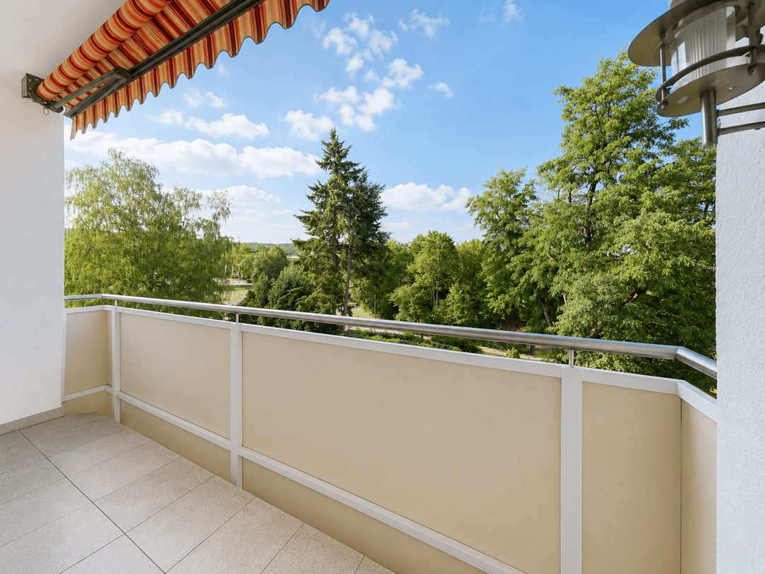 Charmante 3-Zimmer-Wohnung mit Loggia und individuellem Gestaltungspotenzial., 56077 Koblenz