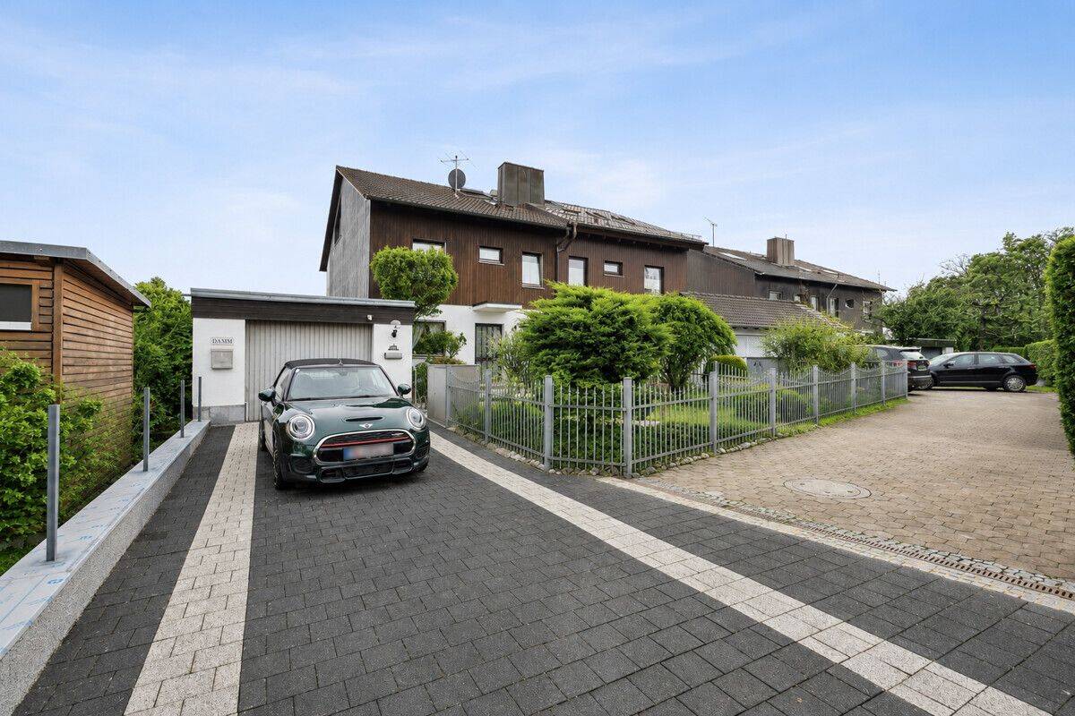 Provisionsfrei – Attraktive Doppelhaushälfte in bester Lage von Puchheim mit schönem Blick, 82178 Puchheim
