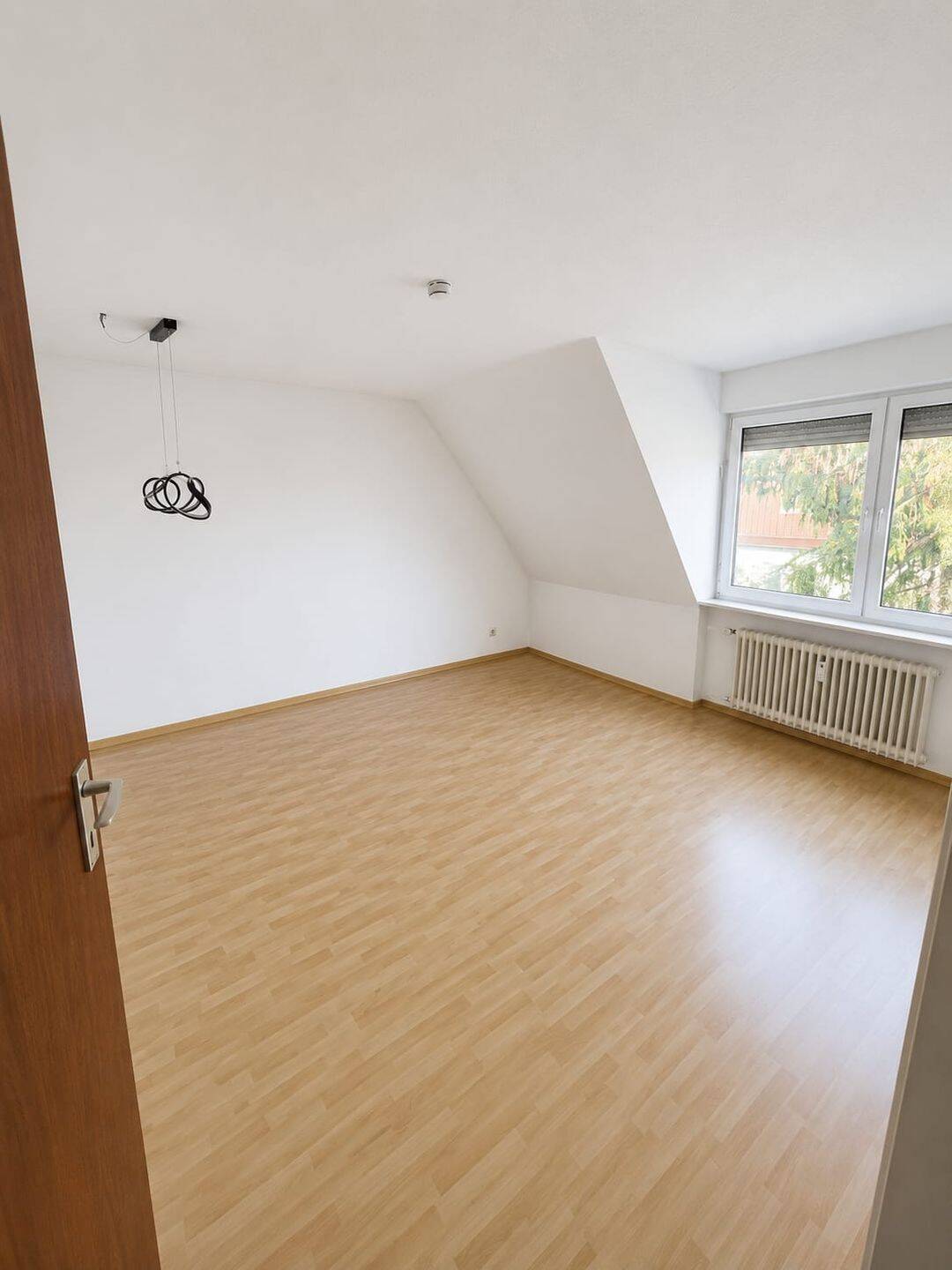Helle 3-Zimmer-Dachgeschosswohnung in Nürnberg-Reichelsdorf, 90453 Nürnberg