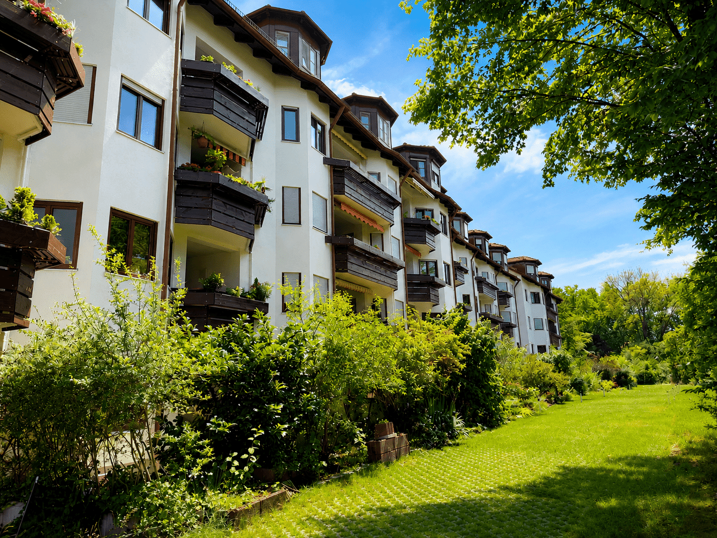 Preiswerte und stilvolle 3-Zimmer Wohnung inklusive Balkon, Fahrstuhl und Parkaussicht, 85764 Oberschleißheim
