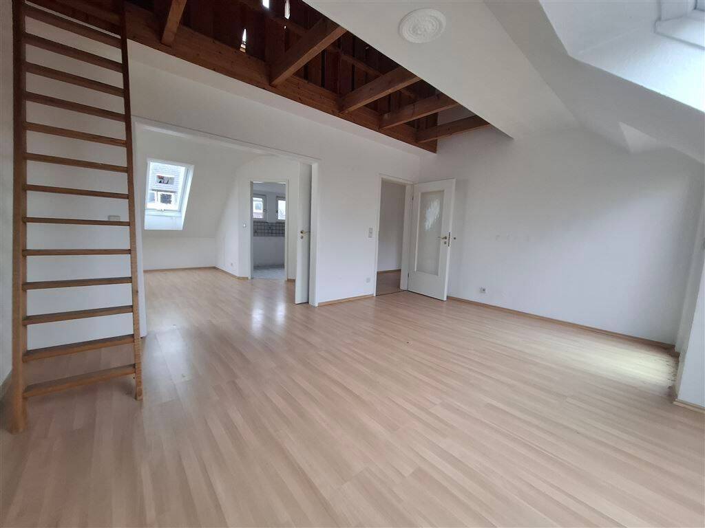 2-Zimmer-Dachgeschosswohnung – Sofort verfügbar, 34123 Kassel (Bettenhausen Forstfeld Unterneustadt Waldau)