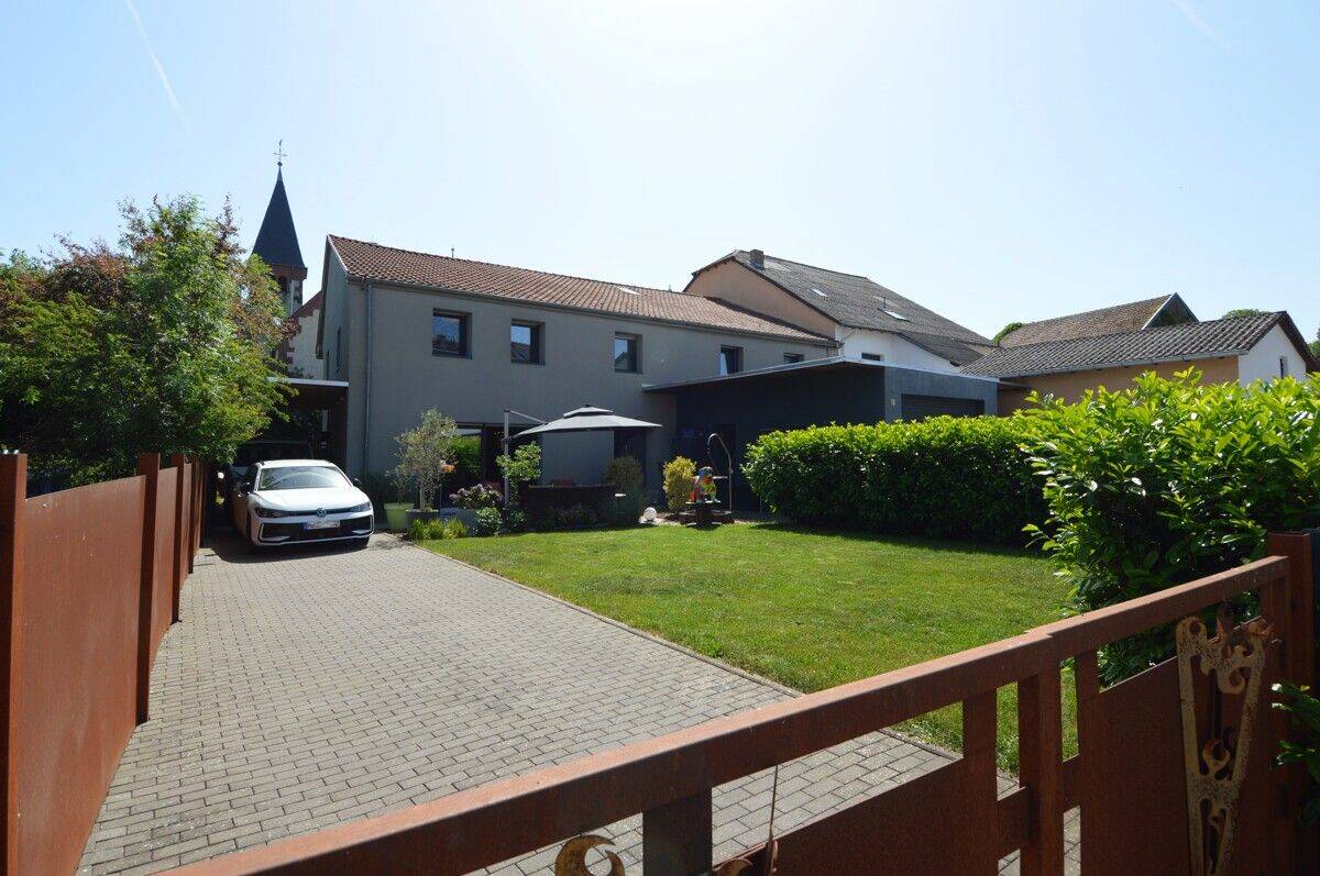 Charaktervolle Eleganz – Wohnhaus mit Einliegerwohnung in Perl, 66706 Perl