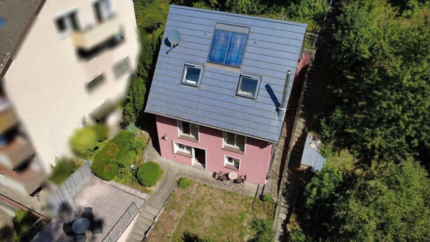 Wohnen wo Stuttgart am grünsten ist – freistehendes EFH direkt am Landschaftsschutzgebiet, 70469 Stuttgart (Feuerbach Zuffenhausen)
