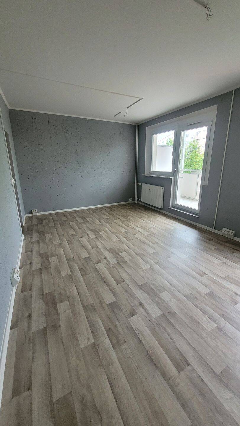 *** Charakterstark: moderne 3-RWE mit Betonelementen ***, 9496 Marienberg