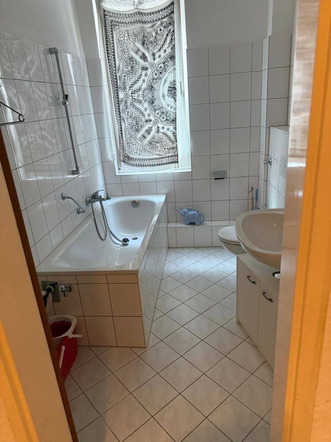 Renovierte 2-Zimmer-Wohnung mit Einbauküche, nahe Hauptbahnhof & Un, 90478 Nürnberg (Dutzendteich Gleißhammer Glockenhof Sankt Peter Zerzabelshof)
