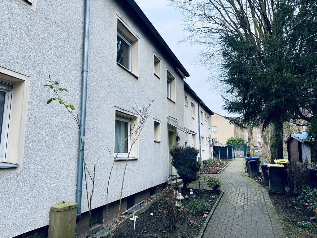 Teilmodernisiertes Reihenhaus im Blumenviertel von Bönen, 59199 Bönen