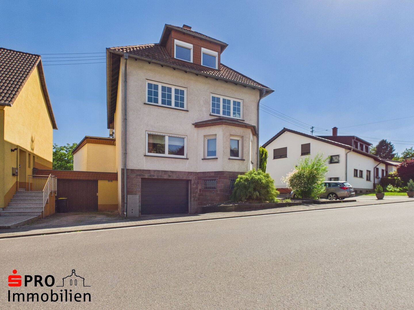 Großzügiges Zwei- bis Dreifamilienhaus mit großem Garten, 66589 Merchweiler