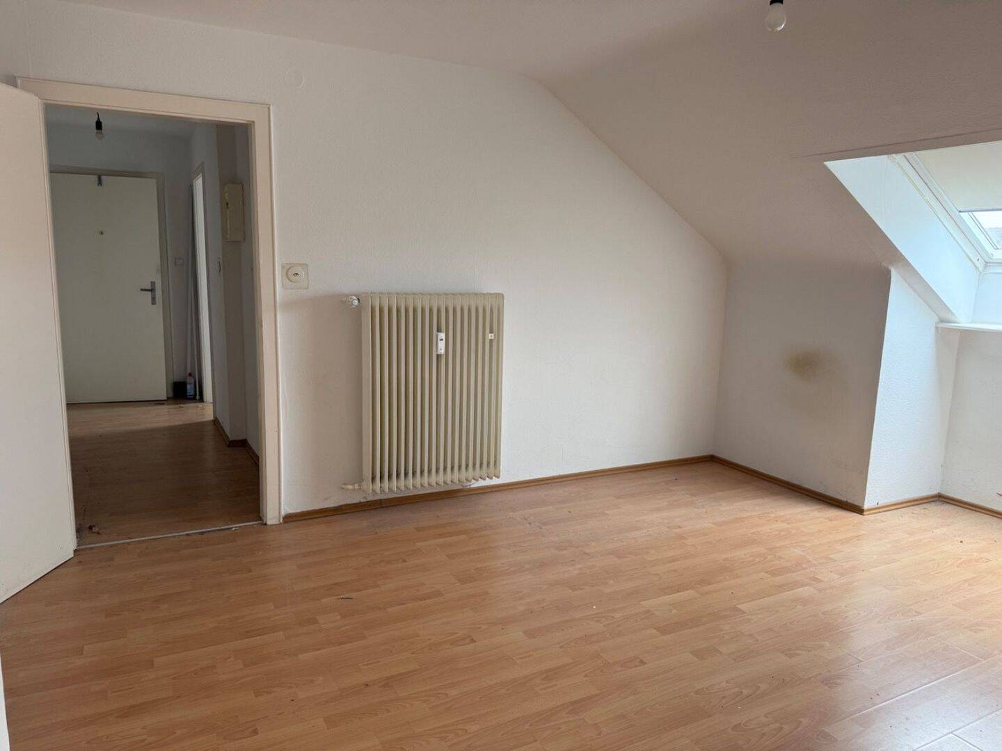 1-Zimmer-Wohnung im DG, 76137 Karlsruhe