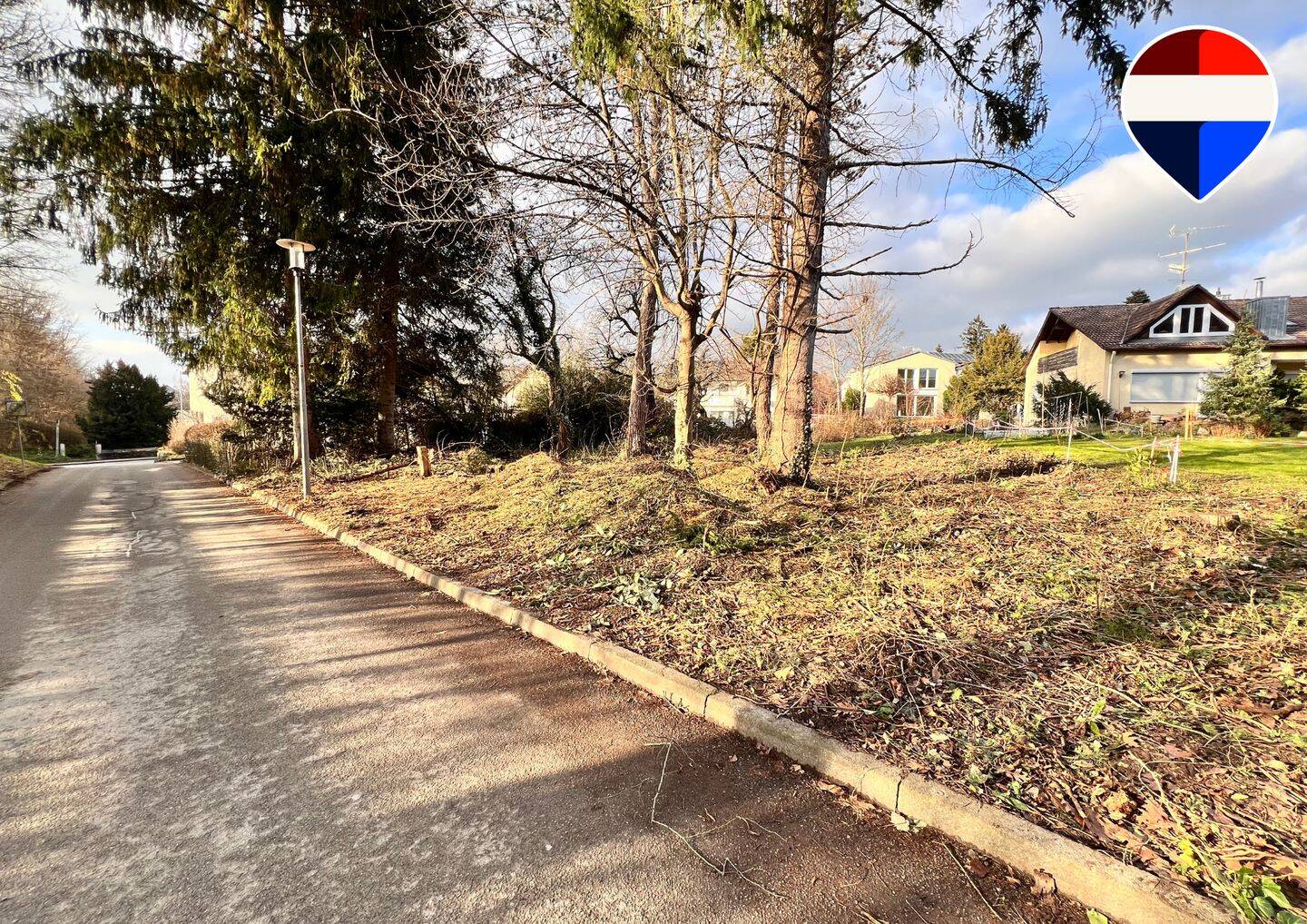 Großzügiges Wohnbaugrundstück mit Gewerbeteilfläche, 78247 Hilzingen