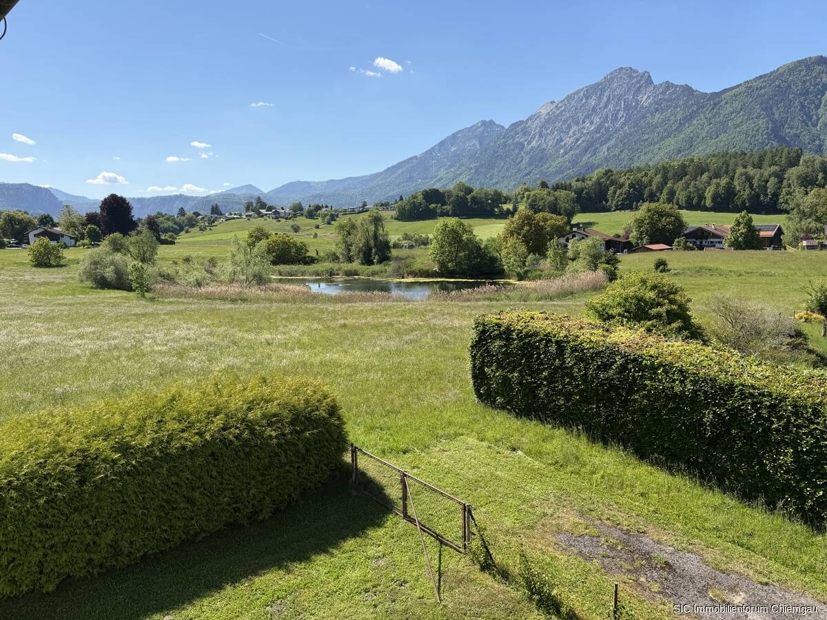 Einmalig schönes Fleckchen Erde! Freistehendes Haus mit grandiosem Ausblick auf Wiesen, Wasser u. Berge, 83457 Bayerisch Gmain