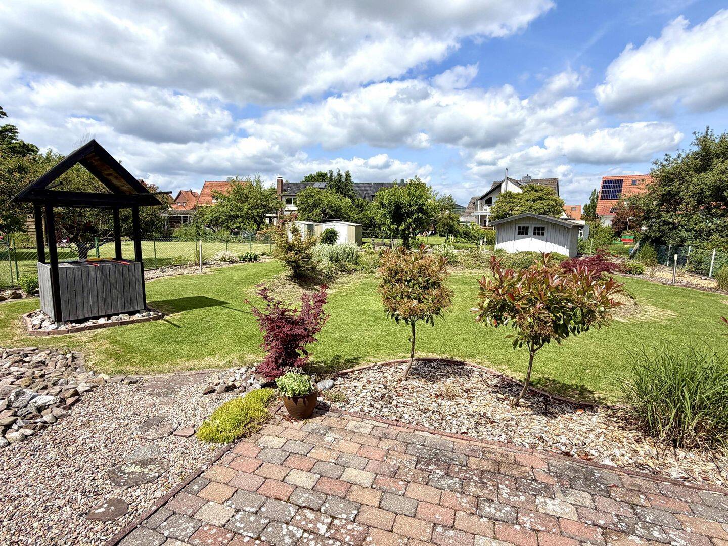 Attraktives Zweifamilienhaus mit viel Platz und großem Garten, 30890 Barsinghausen
