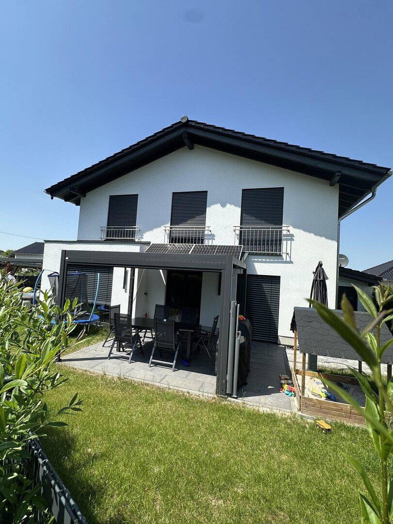 Modernes Einfamilienhaus – teilmöbliert, familienfreundlich, 180 m², 53562 Leubsdorf