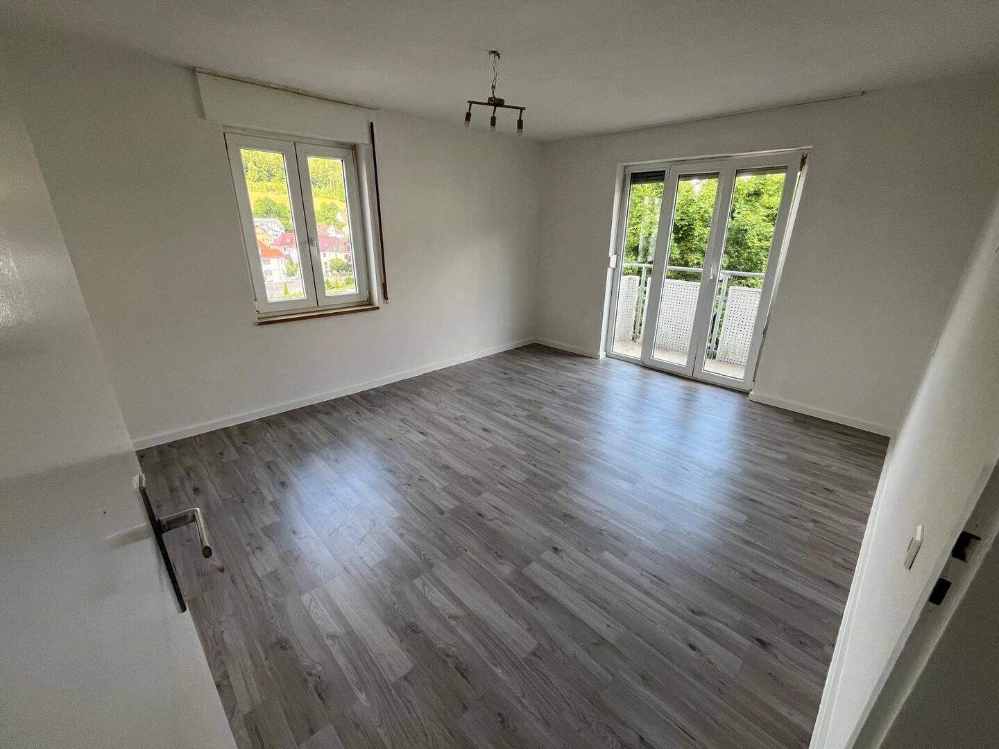 Renovierte 2 Zi Wohnung mit Balkon und Keller, 78532 Tuttlingen