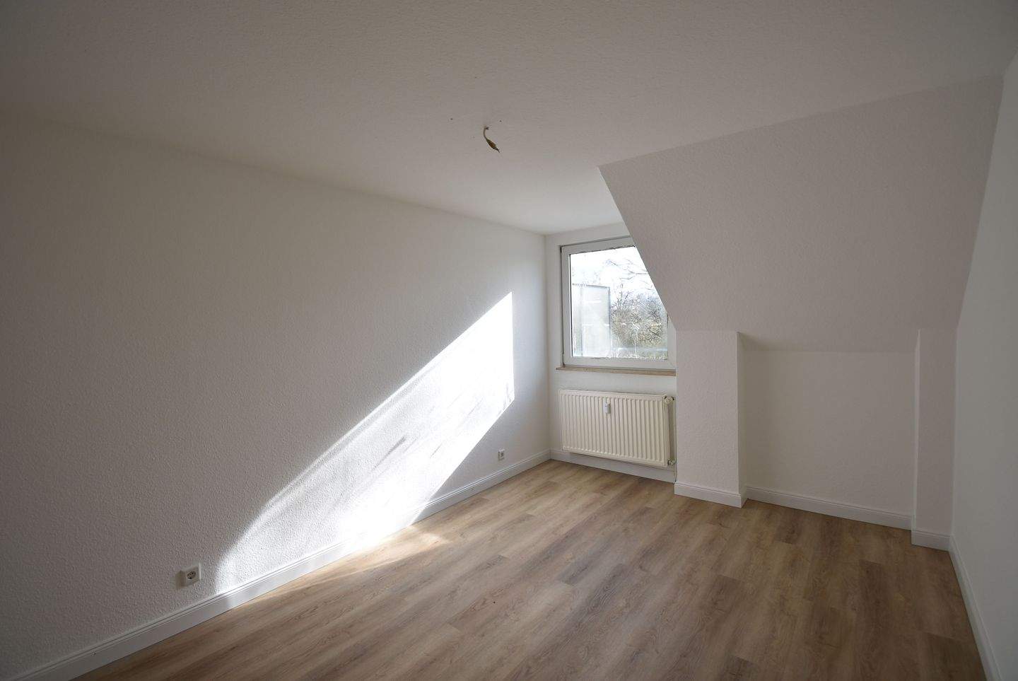 Werkerhofplatz! Renovierte 3-Zi-Whg mit großem Balkon in ruhiger Lage, 42579 Heiligenhaus