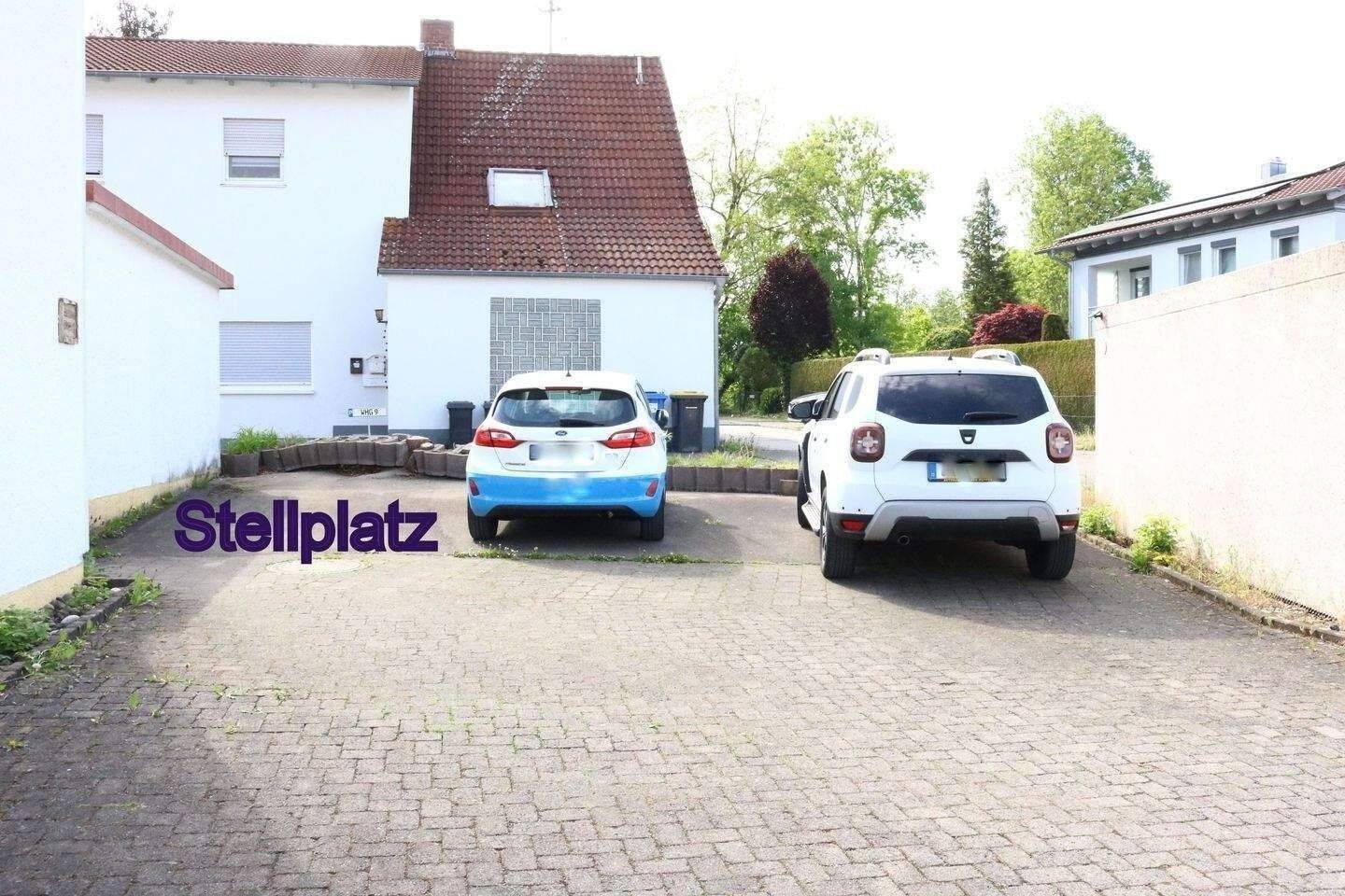 Sofortbezug Dachgeschosswohnung mit Balkon und Stellplatz (inklusive), 89362 Offingen