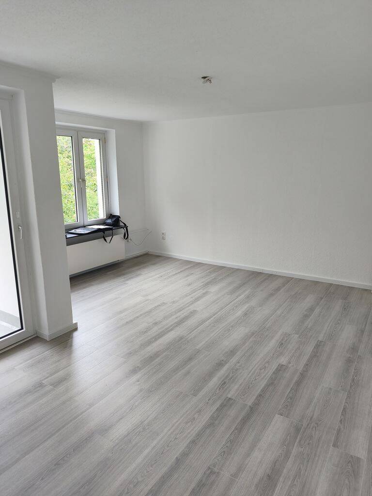 Hannover-Marienwerder TOPLAGE: sanierte 3 Zimmer Wohnung 1. OG mit schöner Loggia !, 30419 Hannover