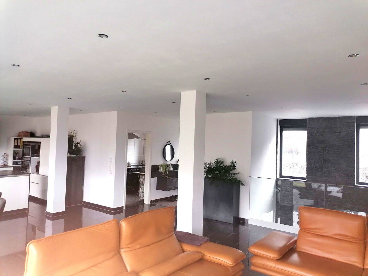 Kasel: Gehobenes Zweifamilienhaus mit wunderschöner Aussicht, 54317 Kasel