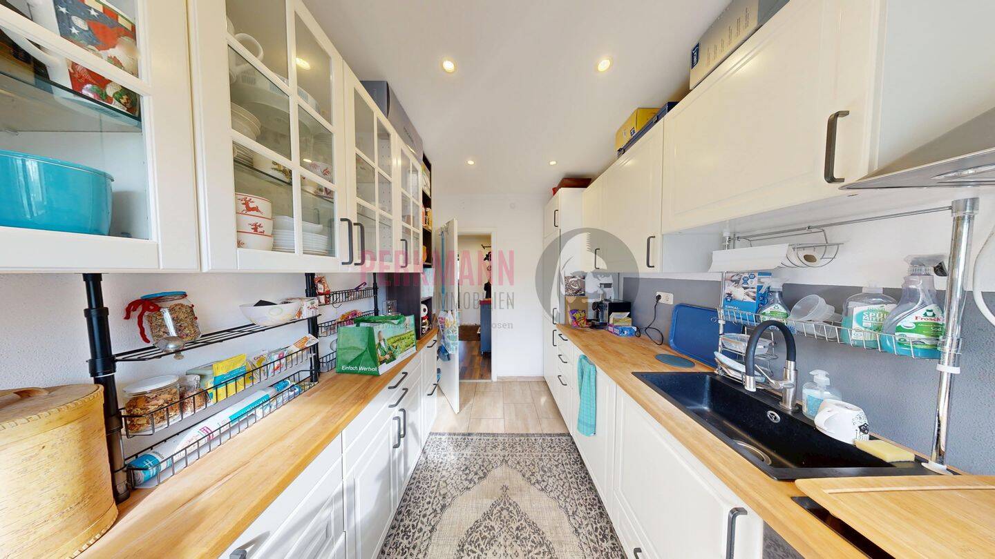 Bezugsfreie 2 Zimmer Wohnung mit großem überdachtem Balkon und Stellplatz, 85435 Erding