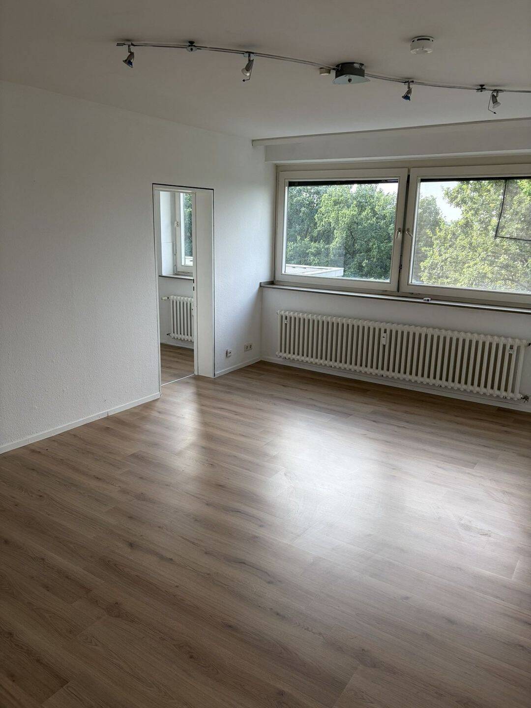 Helles 1-Zimmer-Apartment mit Blick ins Grüne in Erkrath, Goethestraße, 40699 Erkrath