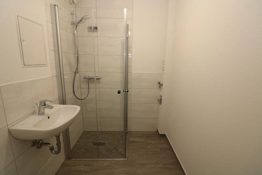 Richtig eingeseift…moderne 2-RW mit ebenediger Dusche & Balkon!!!, 9599 Freiberg
