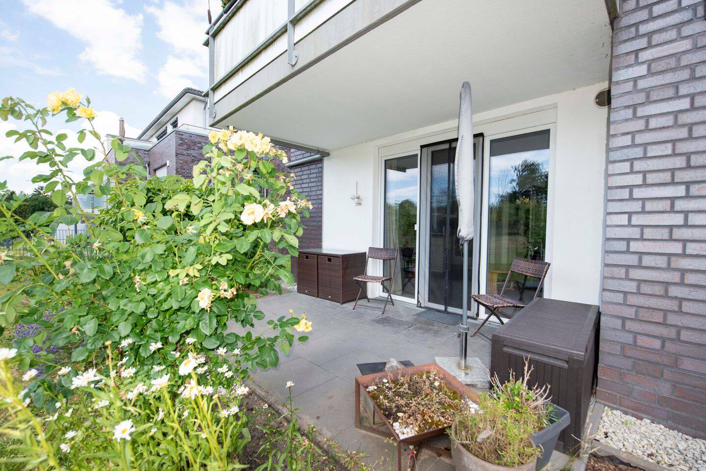 Modernes Wohnen mit Terrasse ins Grüne – hochwertige 2-Zimmer-Erdgeschosswohnung in bester Lage von Stelle, 21435 Stelle