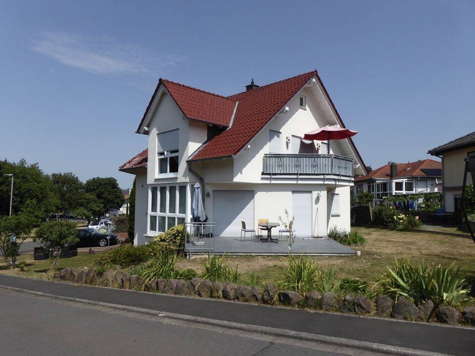 Zweifamilienhaus mit Einliegerwohnung auf großem Grundstück in ruhiger Lage von Nidda!, 63667 Nidda
